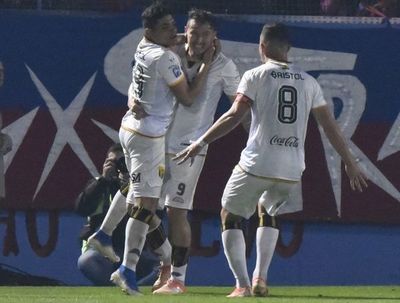 Por salir del fondo - Fútbol - ABC Color