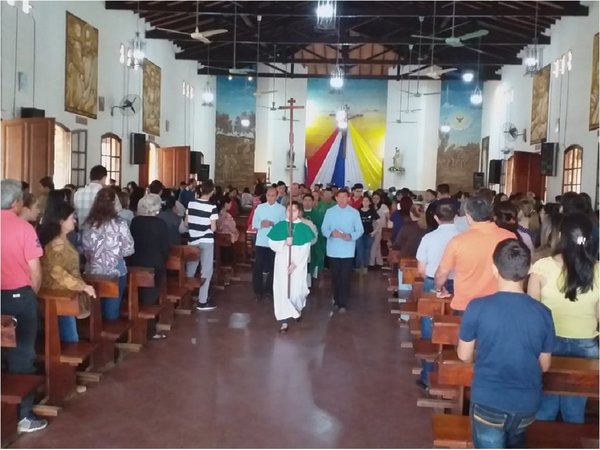 Desconocidos causan destrozos en iglesia de Coronel Oviedo