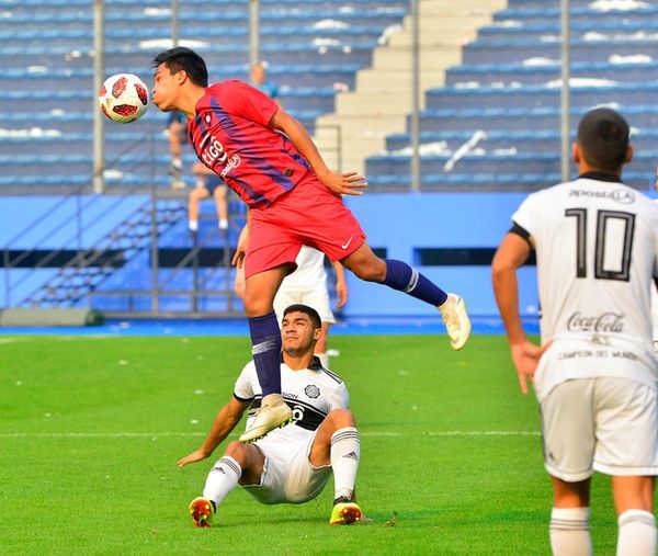 Olimpia golea pero Cerro sigue líder - Fútbol - ABC Color