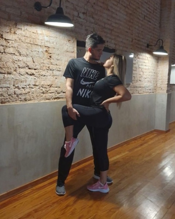 Junior Y Fátima Román Preparan La Cumbia Para El Baila