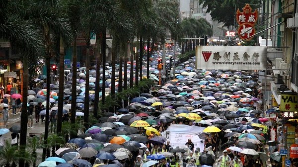 La gran manifestación de Hong Kong desafía la prohibición policial e inunda el centro - ADN Paraguayo