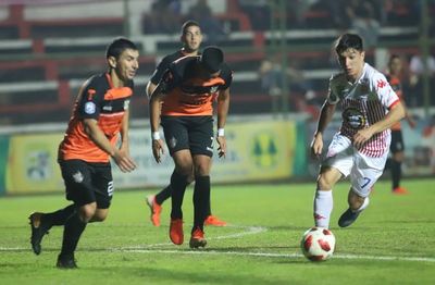 El Rayadito pudo empatar al final