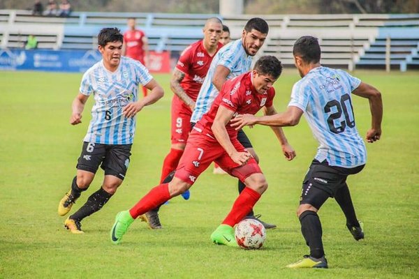 3 de Febrero no puedo ante el líder