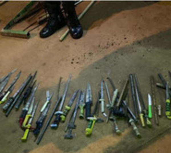 Hallan puñales y droga en requisa en cárcel de Itapúa - Paraguay.com