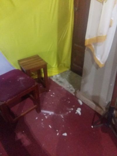 Actos vandálicos en una Iglesia de Cnel. Oviedo - Nacionales - ABC Color