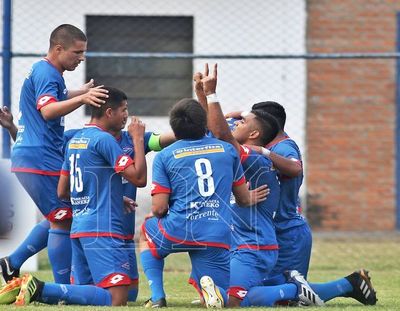Guaireña y 12 siguen en los primeros lugares