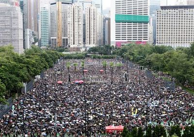 Cientos de miles vuelven a manifestarse en Hong Kong - Internacionales - ABC Color