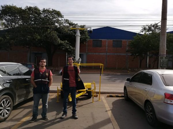 Estudiantes se destacan con sistema de control