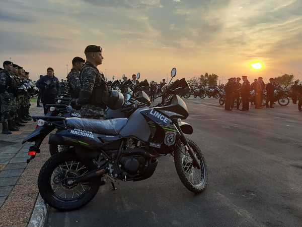 Grupo Lince recibió 200 motocicletas para fortalecer seguridad ciudadana | .::PARAGUAY TV HD::.
