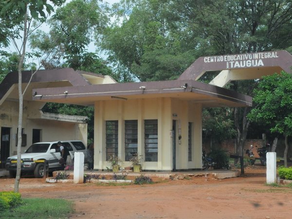 Internos se amotinan en el Centro Educativo de Itauguá