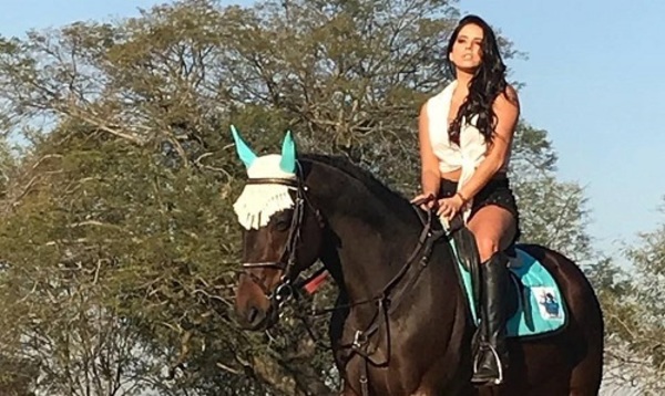 Jessi Franco le festejó el cumpleaños a su caballo Wallace