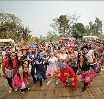 Modelos para niños: presidenta de Petropar defiende festejo - Nacionales - ABC Color