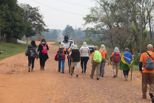 Peregrinantes del "Camino de las Misiones" iniciaron travesía en Paraguay » Ñanduti