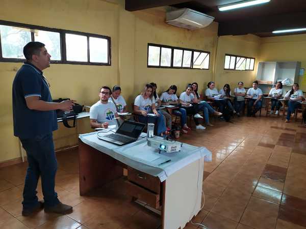 Capacitan a agentes para la campaña “CDE Te Quiero Limpia”