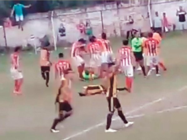 VIDEO: Tarde de furia en la Liga aregüeña