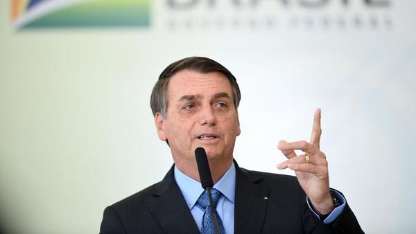 «Argentinos sacan “en masa” dinero de bancos» según Bolsonaro