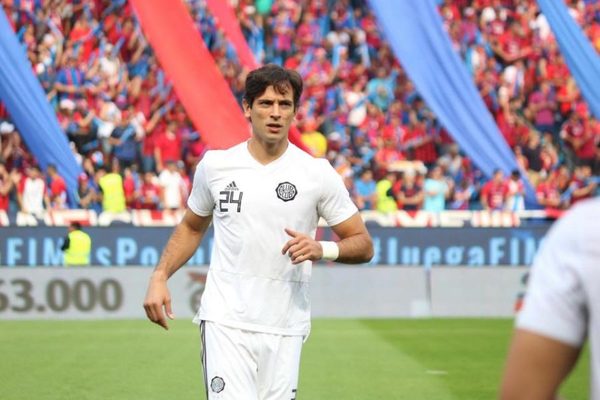 Roque Santa Cruz: "no estuvimos finos con la pelota"