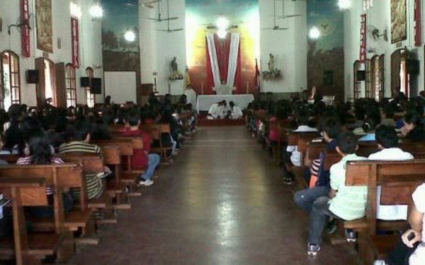 “Satánicos” atacan una iglesia en Cnel. Oviedo