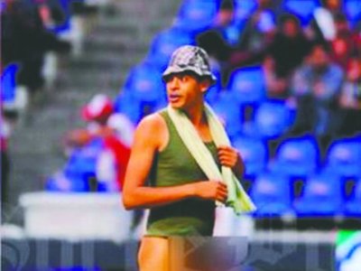 El "Negro del WhatsApp" apareció en una cancha