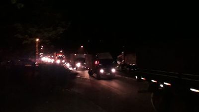 Tomateros liberan Ruta 2 tras casi 10 horas de bloqueo - Nacionales - ABC Color