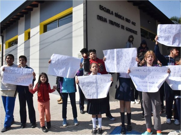 Exigen usar nuevas aulas, pero MEC no habilita pese a crisis