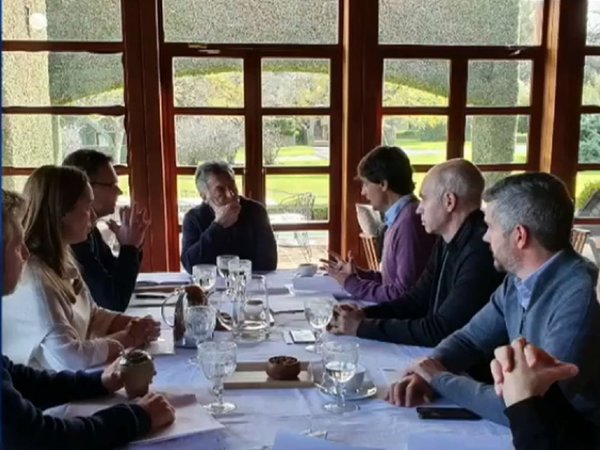 Nuevo ministro anuncia prioridades de la golpeada economía argentina