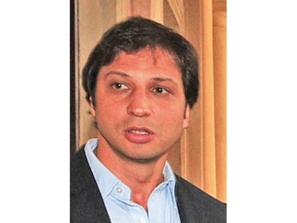 Renunció Hoeckle como asesor