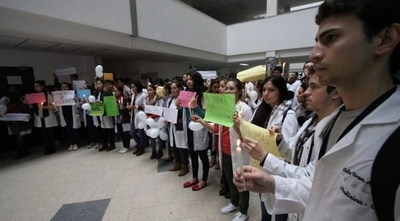 HOY / Luto en Facultad de Medicina: harán sentata por salud mental