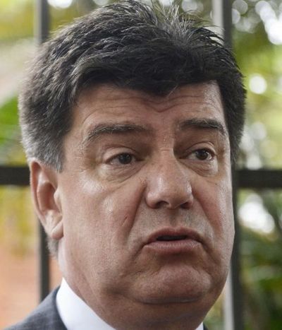 Alegre insiste que hay un “acuerdo de impunidad” entre Abdo y Cartes - Nacionales - ABC Color