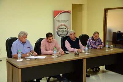Intendente y empresarios buscan pacto social para evitar cierre de comercios
