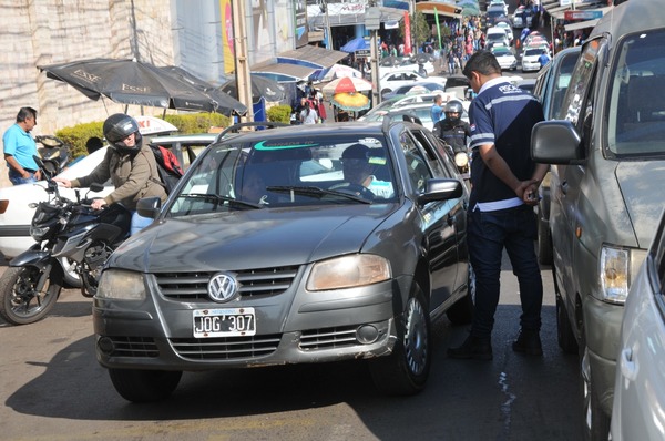 Director de Transporte de CDE justifica control irregular de personal a su cargo