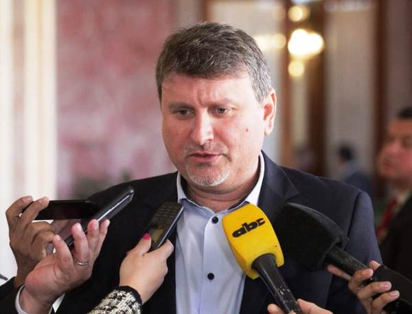Ministro confía en que controles anticontrabando mejoren comercialización interna de tomate | .::Agencia IP::.