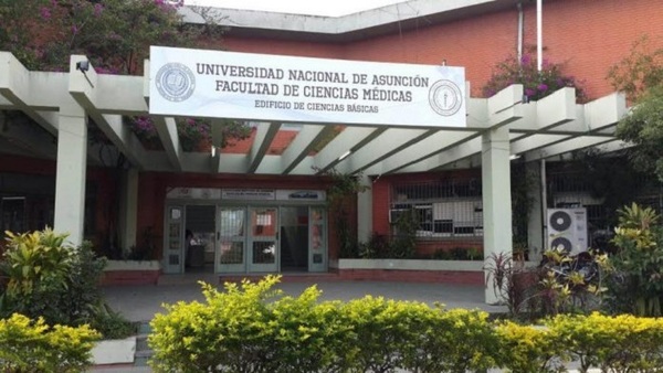 Estudiantes de Medicina se movilizan ante nuevo suicidio