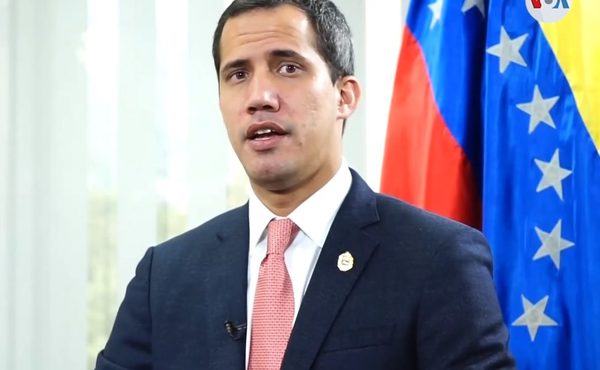 Guaidó a la VOA: «Cúpula del régimen ‘de Maduro’ quiere salvarse»