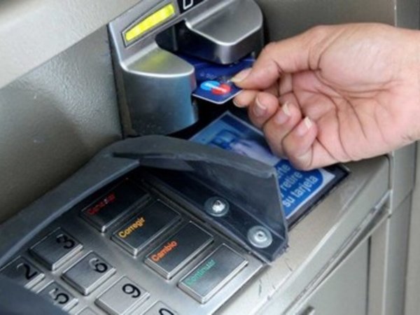 Doce tarjetas fueron clonadas en un lujoso restaurante de CDE