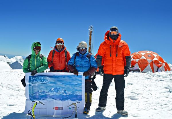Extraen hielo de la cima más alta de Perú para estudiar el cambio climático - Ciencia - ABC Color