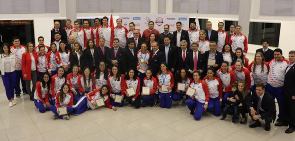 Merecido homenaje a atletas que nos representaron en los panamericanos | Noticias Paraguay