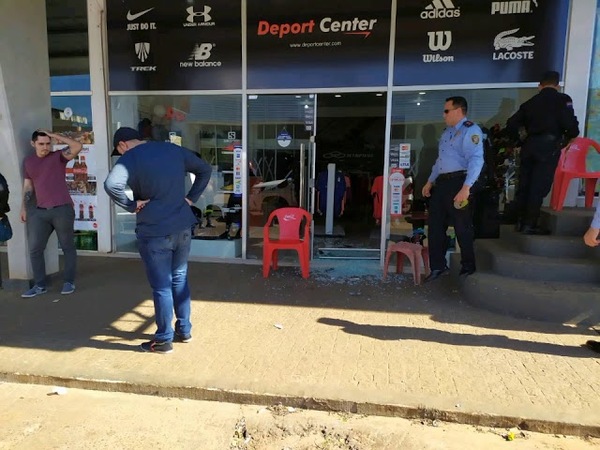 JOVEN SE QUITÓ LA VIDA EN EL INTERIOR DE UN COMERCIO