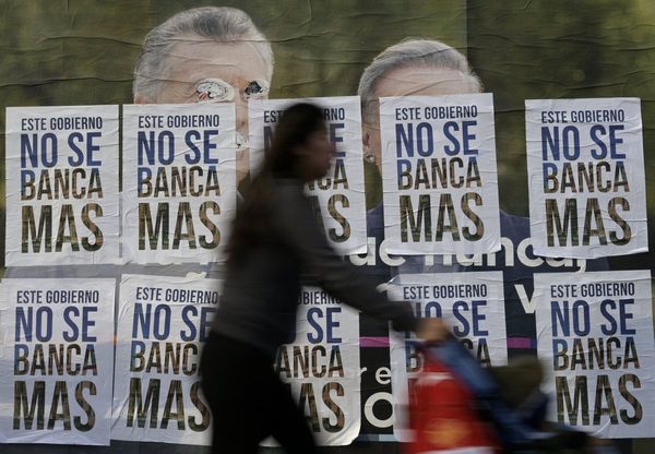 Argentina se propone estabilizar moneda y cumplir meta fiscal