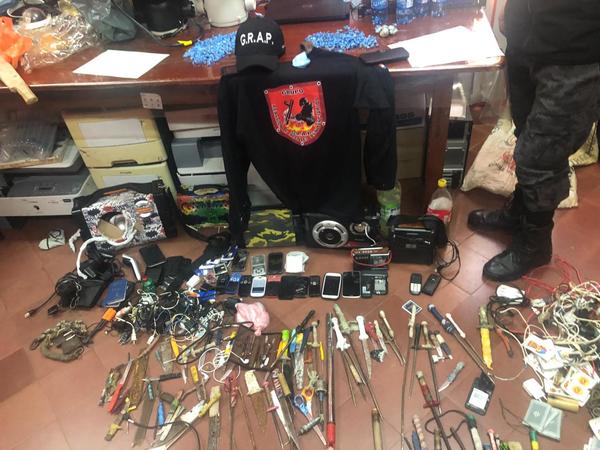 Incautan celulares y otros objetos en penal de Coronel Oviedo » Ñanduti