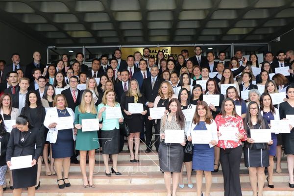 Becal ofrecerá unas 250 becas en setiembre