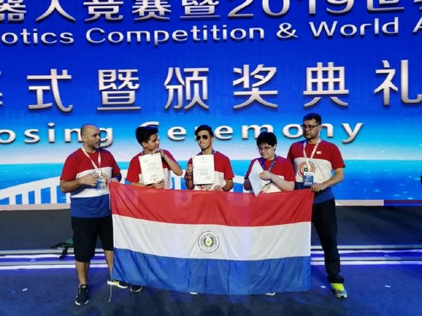 Paraguayos logran tercer puesto en competencia de robótica en China