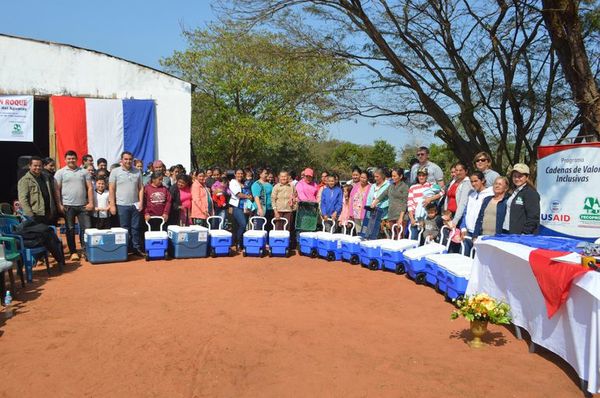 Mujeres de Yaguareté Forest reciben herramientas y equipo de trabajo - Nacionales - ABC Color