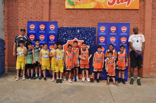 Básquetbol por aniversario naranja - Básquetbol - ABC Color