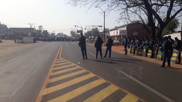 Tras archivo de juicio político, campesinos exigen renuncia del Presidente