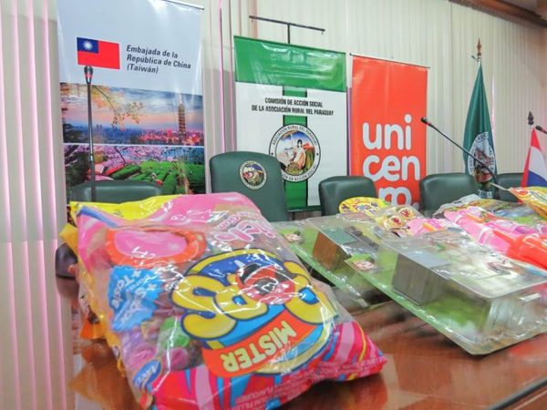 Caaguaz{u: Entregan regalos que serán destinados a niños indígenas