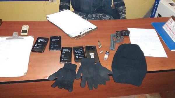 Detienen a un asaltante en J.A. Saldívar tras balacera - Nacionales - ABC Color