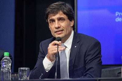 El gobierno promete defender su moneda