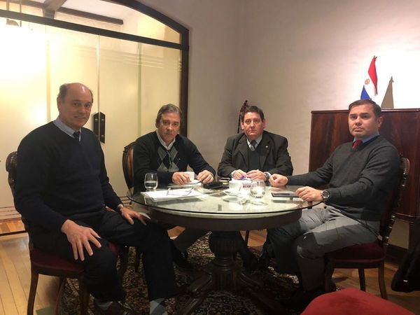 Caso Arrom y Martí: Fiscal ratifica pedido de captura durante reunión en Uruguay