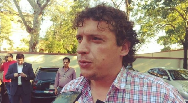 HOY / Nano pide a Efraín tomar soda cáustica para echar sus gusanos